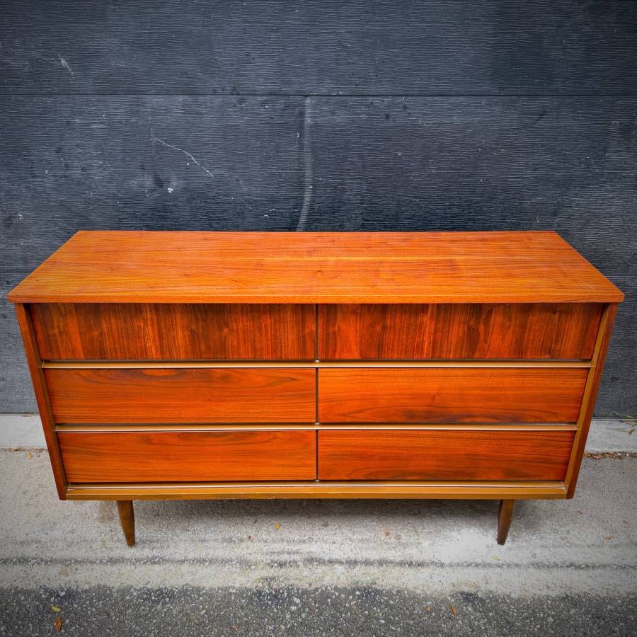 Beautiful refinished mcm walnut 6 drawer dresser — photograph 4 of 6