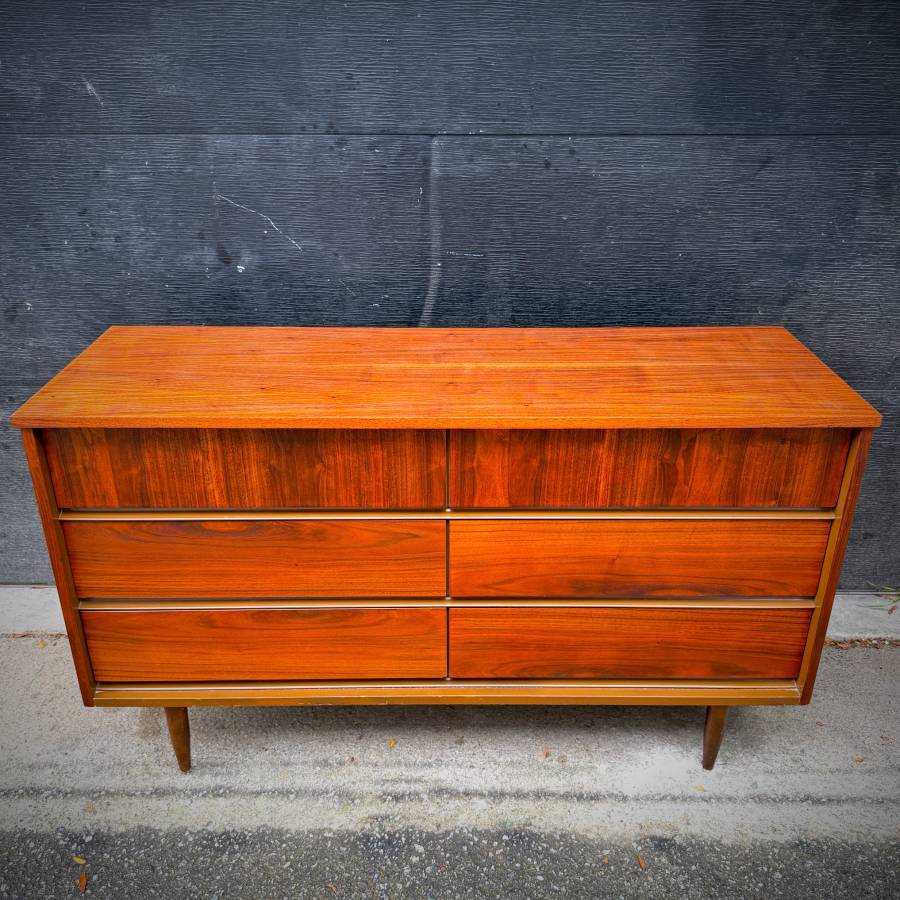 Beautiful refinished mcm walnut 6 drawer dresser — photograph 4 of 6