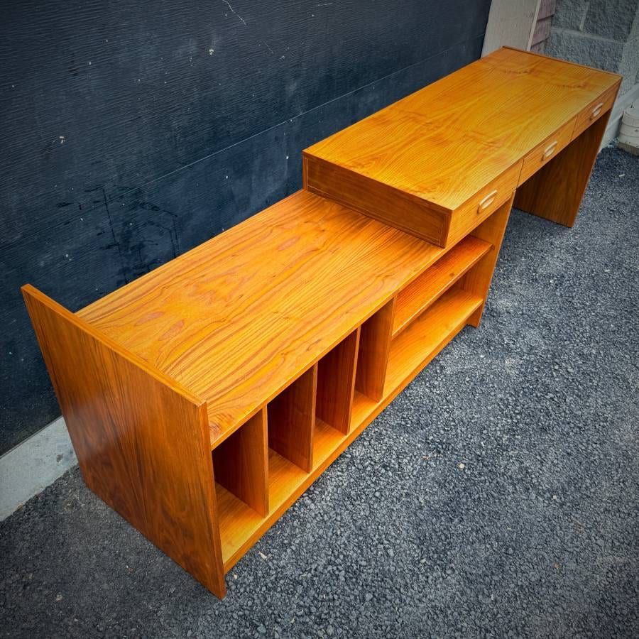 Beautiful danish modern teak extendable stereo cabinet — photograph 9 of 10