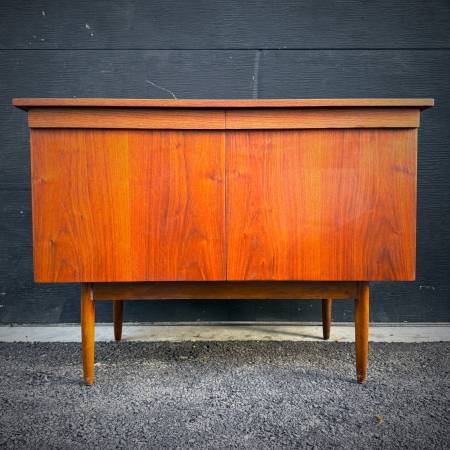 Honderich mid century modern walnut sideboard credenza