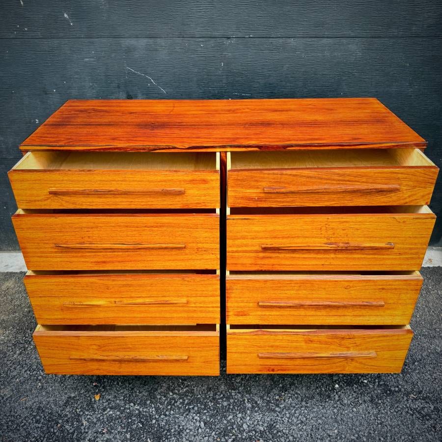 Mid century modern rosewood 8 drawer dresser — photograph 5 of 6
