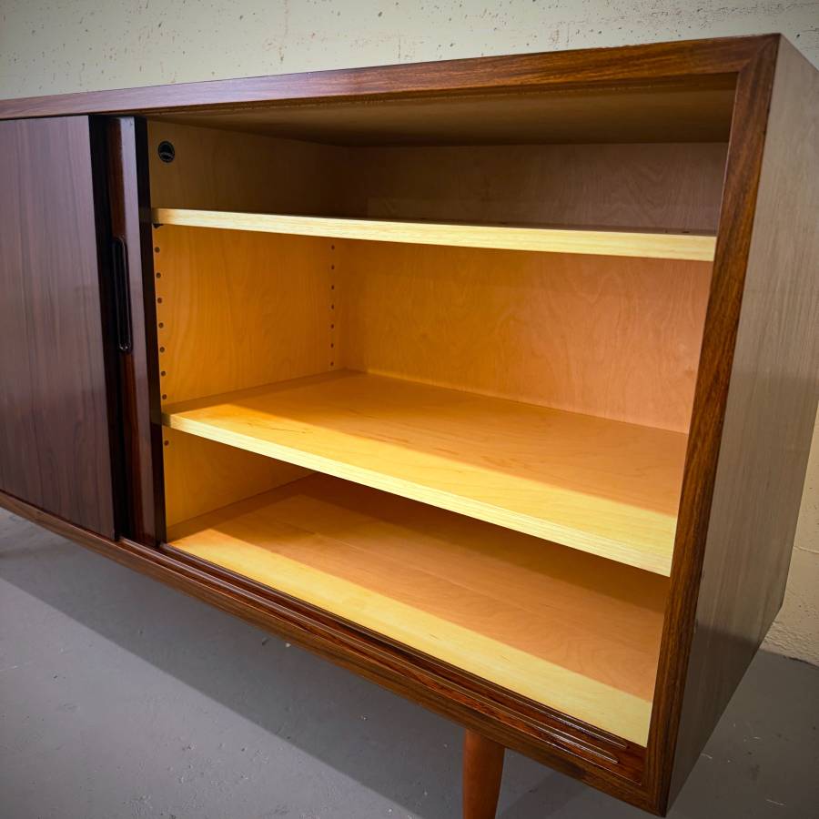 Beautiful poul hundevad danish modern rosewood credenza — photograph 6 of 7