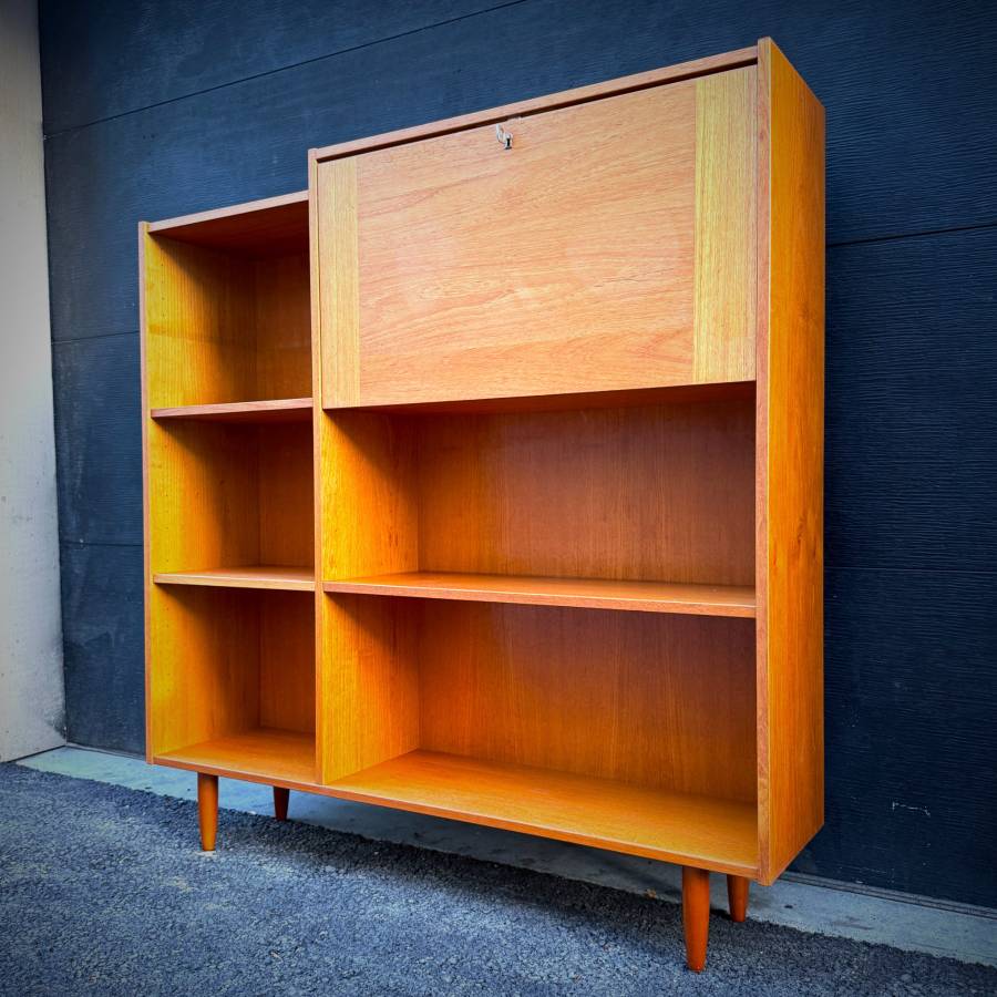 Danish mcm teak shelving unit with drop down bar. — photograph 2 of 6