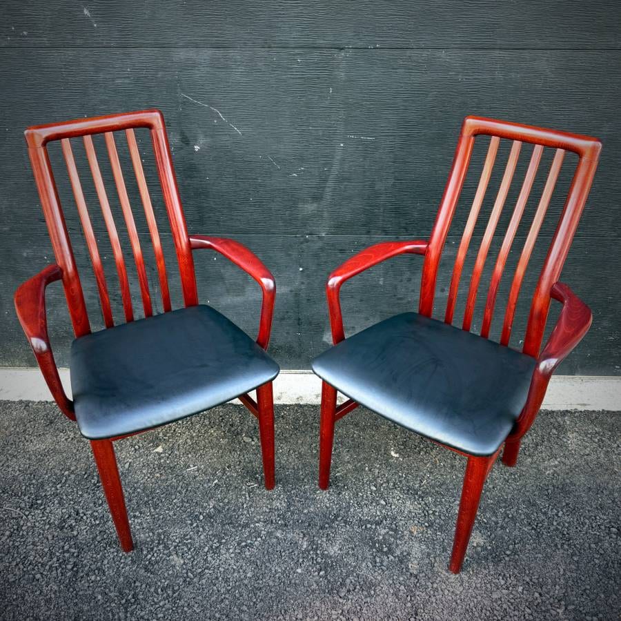 Beautiful vintage danish modern rosewood dining chairs — photograph 10 of 13