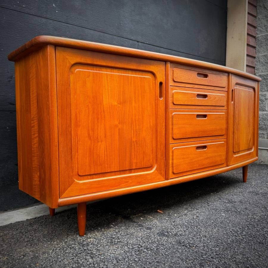 Stunning and rare solid teak danish modern vintage credenza — photograph 2 of 7
