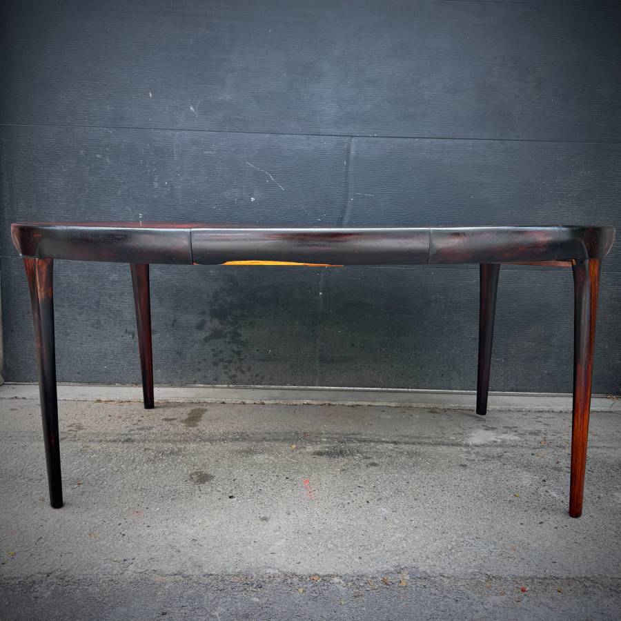 Beautiful danish modern rosewood dining table — photograph 2 of 11