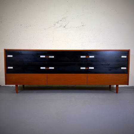 Mid century modern teak 9 drawer dresser