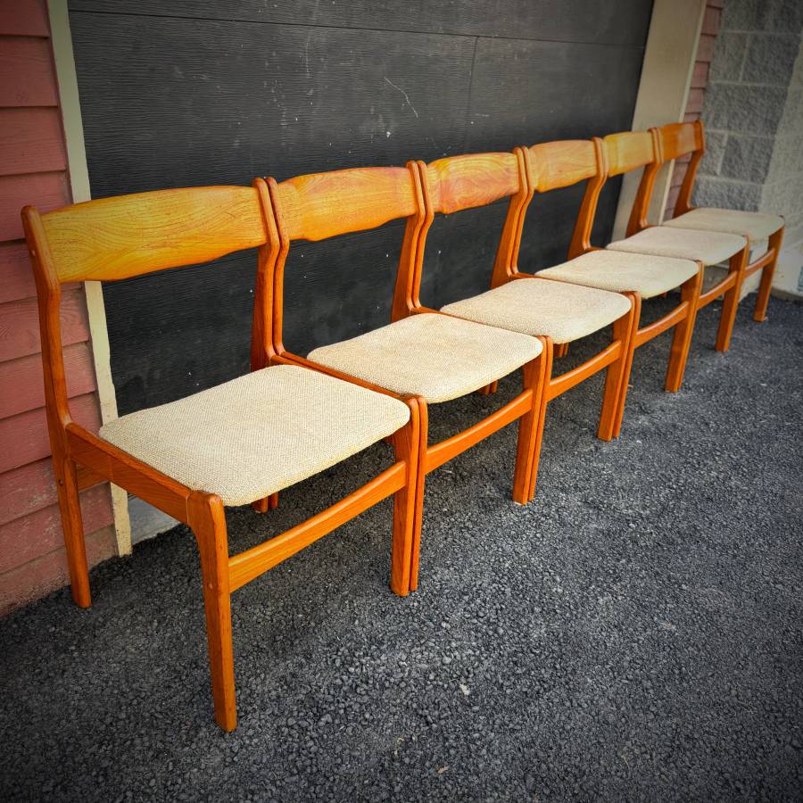 Set of 6 mid century modern teak dining chairs — photograph 3 of 8