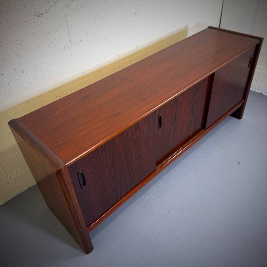 Beautiful danish modern rosewood credenza — photograph 5 of 8