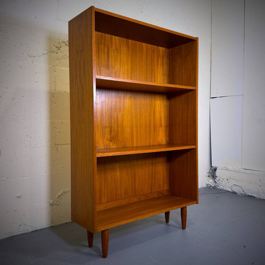 Compact mid century modern teak shelving unit — photograph 3 of 5
