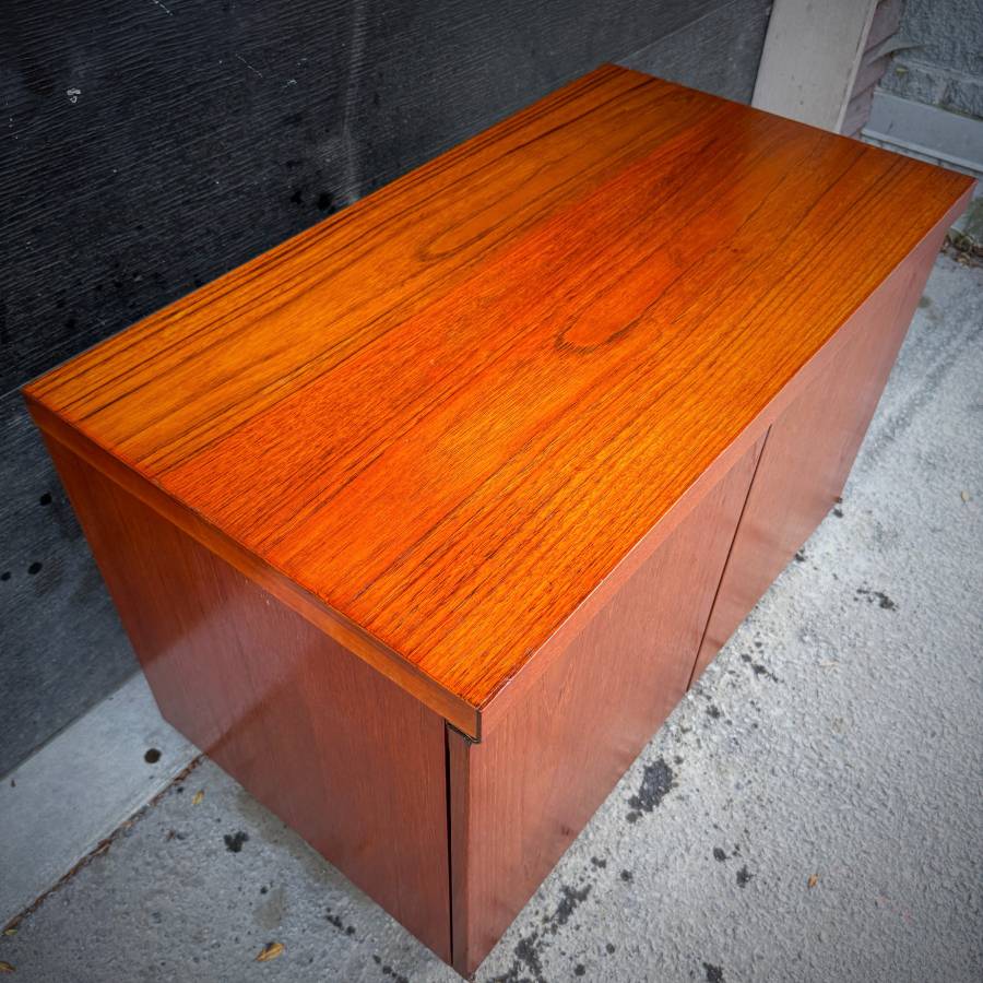 Mid century modern compact teak credenza — photograph 4 of 7