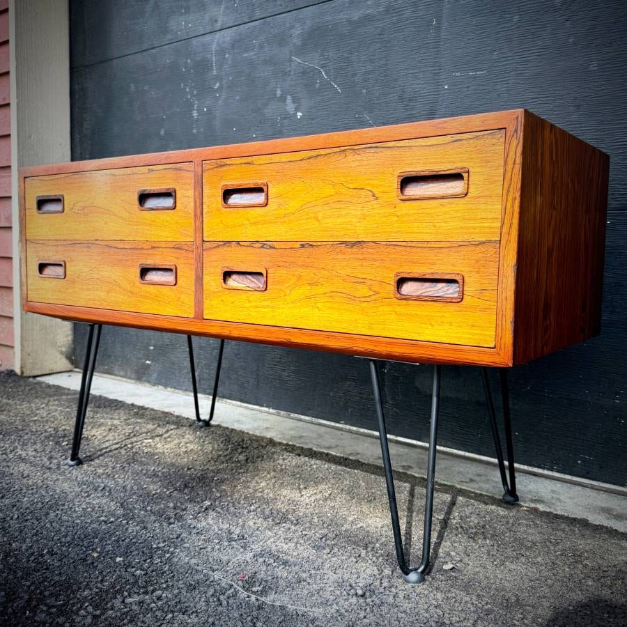 Poul hundevad danish modern rosewood atomic mcm dresser — photograph 3 of 7