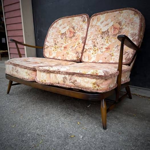 Mid century modern love seat sofa by Ercol — photograph 9 of 9