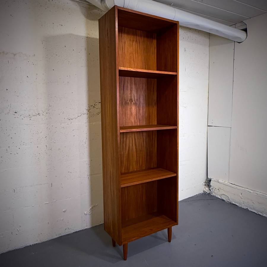 Tall mid century modern teak shelf — photograph 2 of 6
