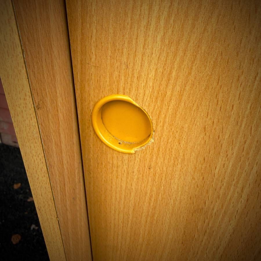 Danish modern vintage mcm oak wardrobe — photograph 4 of 10