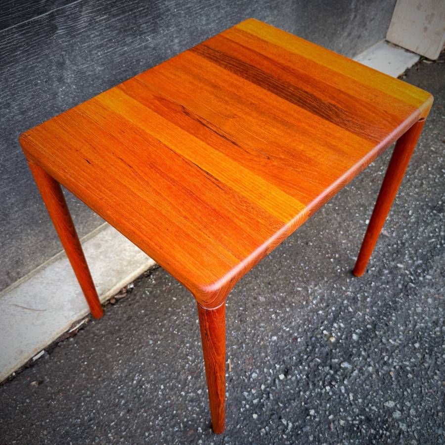 Solid teak danish modern vintage side table — photograph 4 of 4