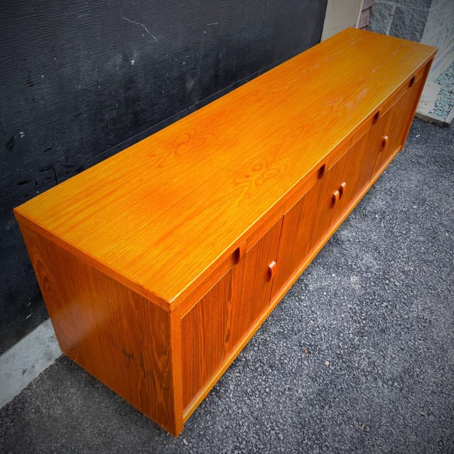 Extra long mid century modern teak credenza — photograph 7 of 7