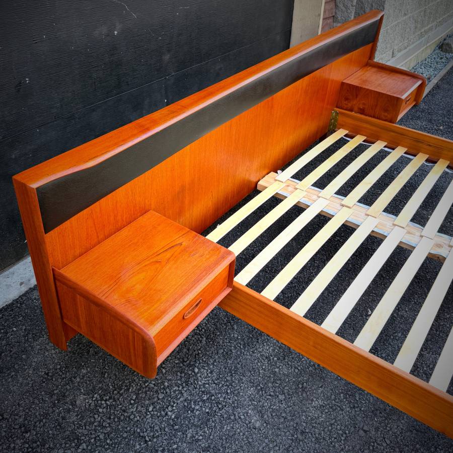 Beautiful danish modern teak and leather queen bed frame — photograph 4 of 9