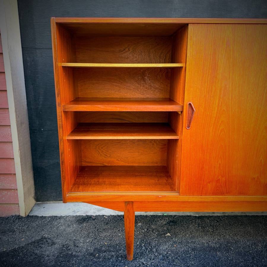 Extra large mid century danish modern teak sideboard — photograph 7 of 11