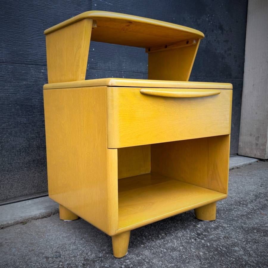 Heywood Wakefield Mid century modern Encore Nightstand — photograph 3 of 7