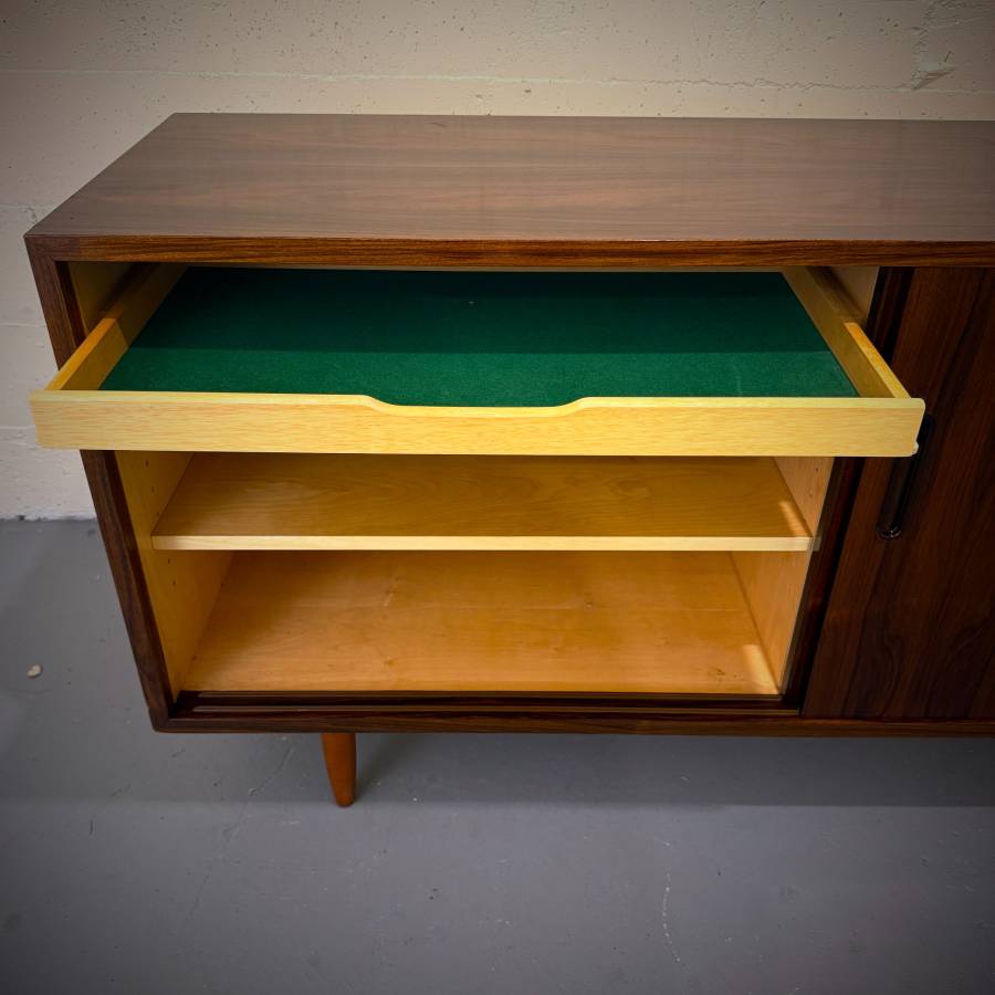 Beautiful poul hundevad danish modern rosewood credenza — photograph 7 of 7