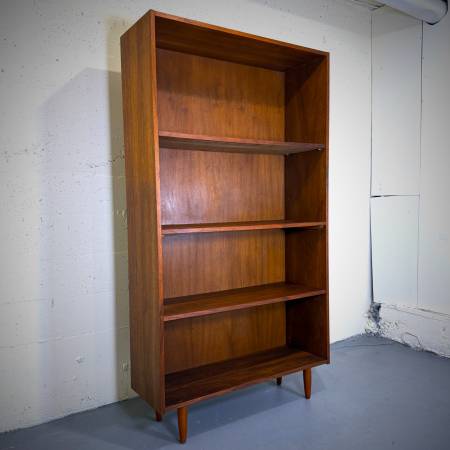 Beautiful refinished mid century modern walnut bookshelf