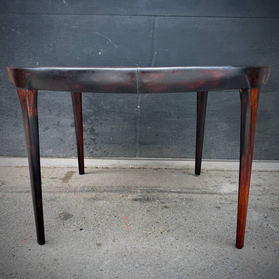 Beautiful danish modern rosewood dining table — photograph 6 of 11