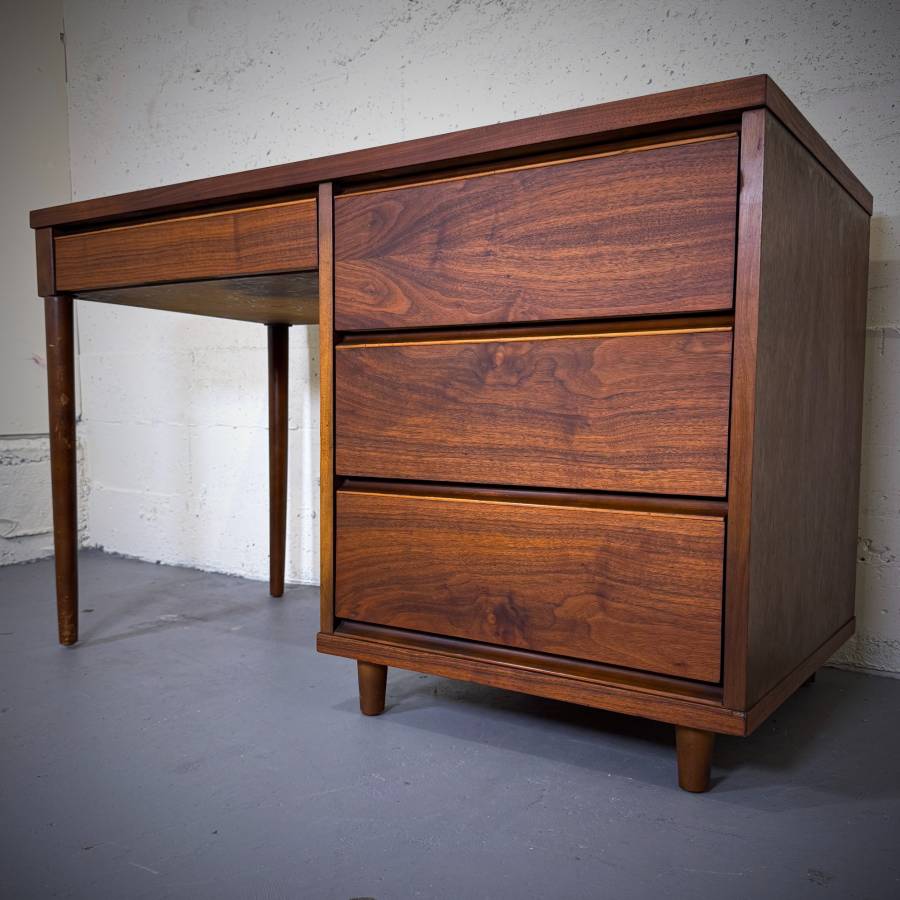 Mid century modern compact walnut desk — photograph 3 of 6