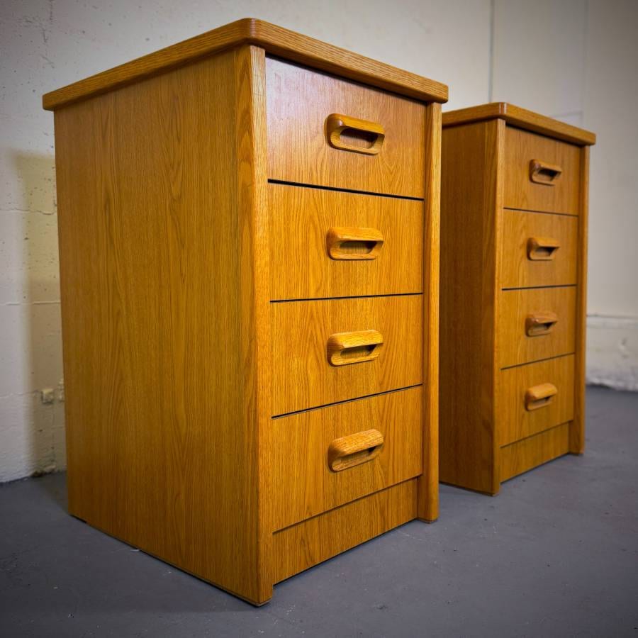 Pair of vintage mcm oak compact dressers bedside tables — photograph 3 of 7