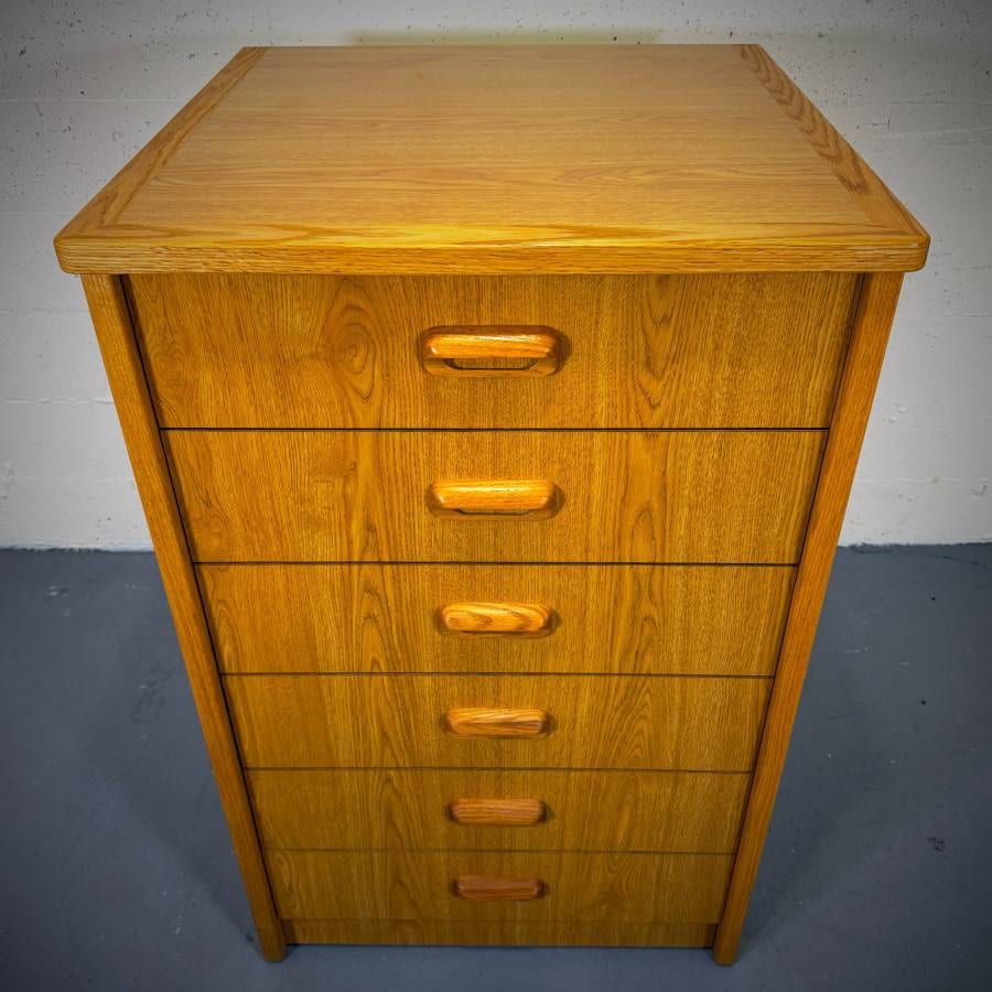 Extra deep vintage mcm oak 6 drawer dresser — photograph 4 of 6