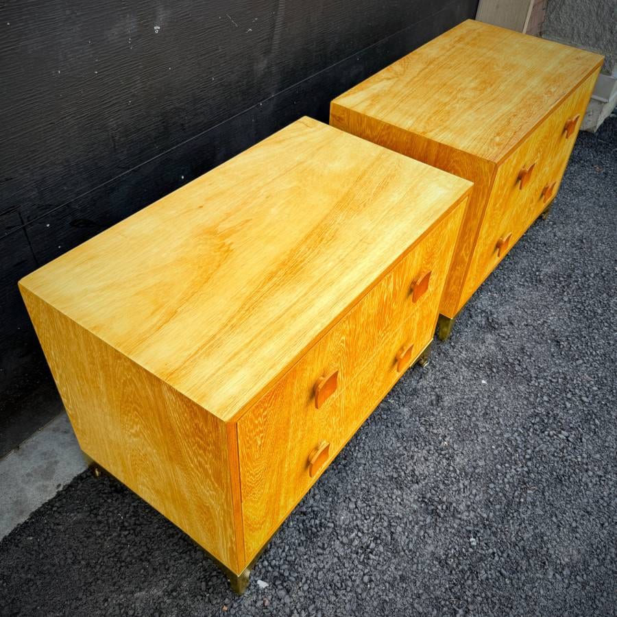 Pair of mid century modern blonde two drawer dressers — photograph 5 of 6