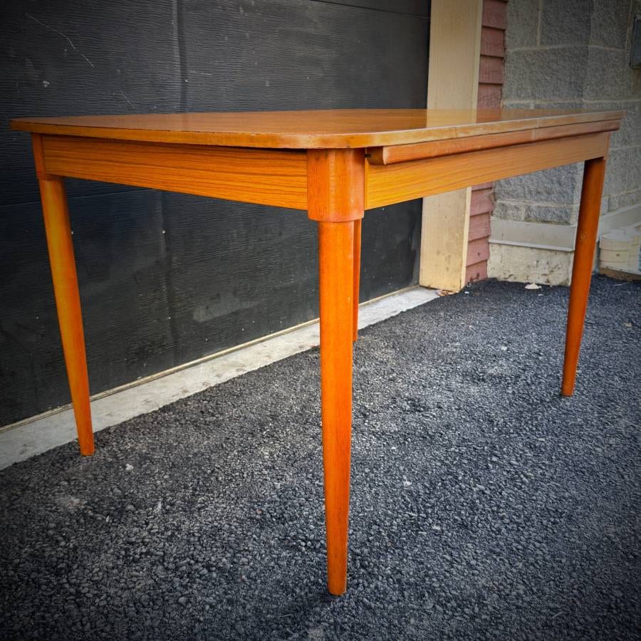 Mid century modern teak style dining table — photograph 3 of 8