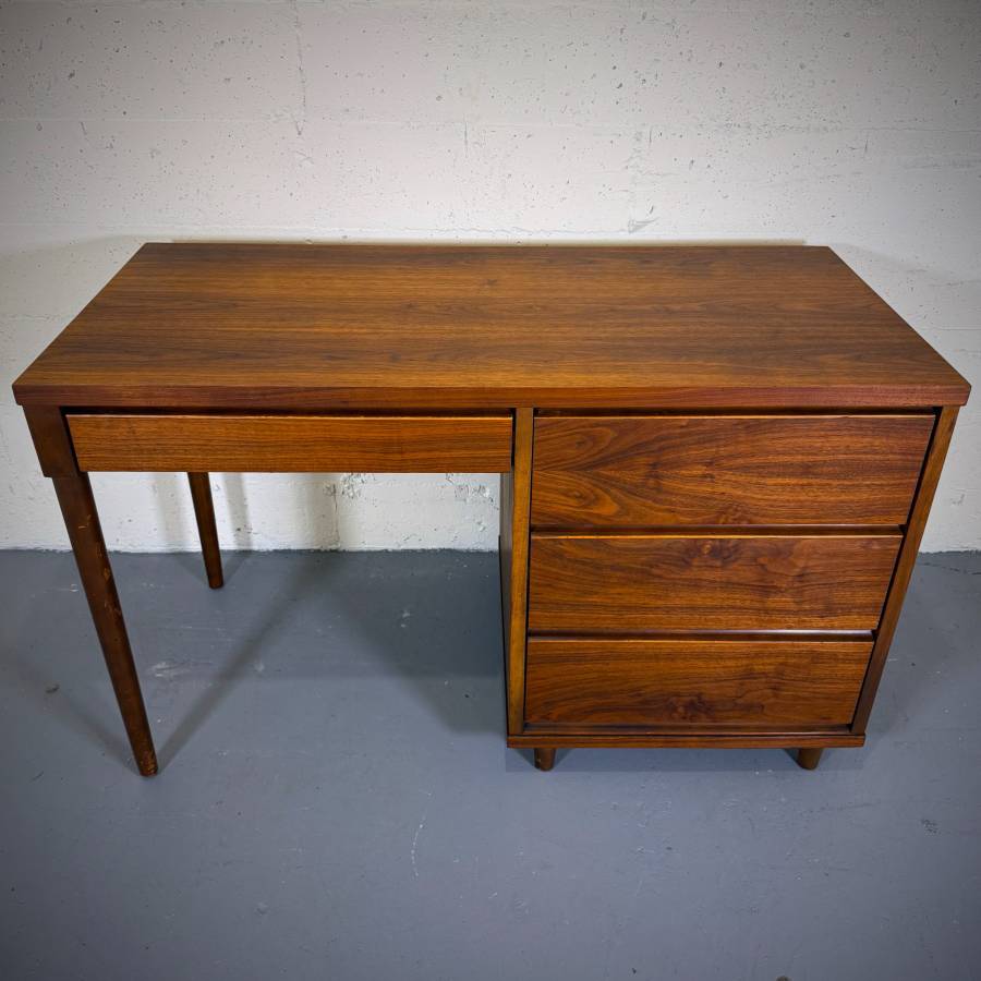 Mid century modern compact walnut desk — photograph 4 of 6