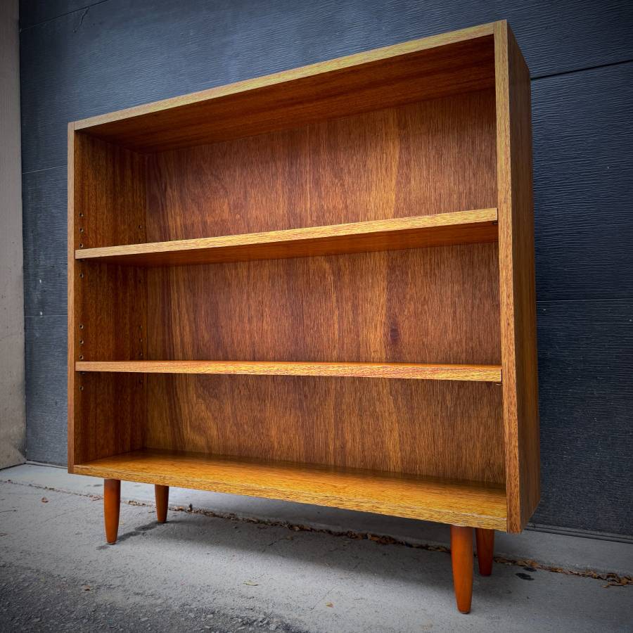 Rare solid mahogany mcm compact shelving unit — photograph 3 of 6