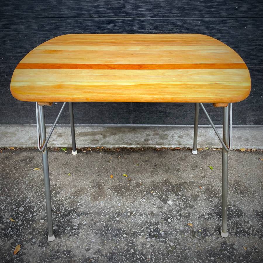 Unique atomic mcm vintage side table — photograph 2 of 5