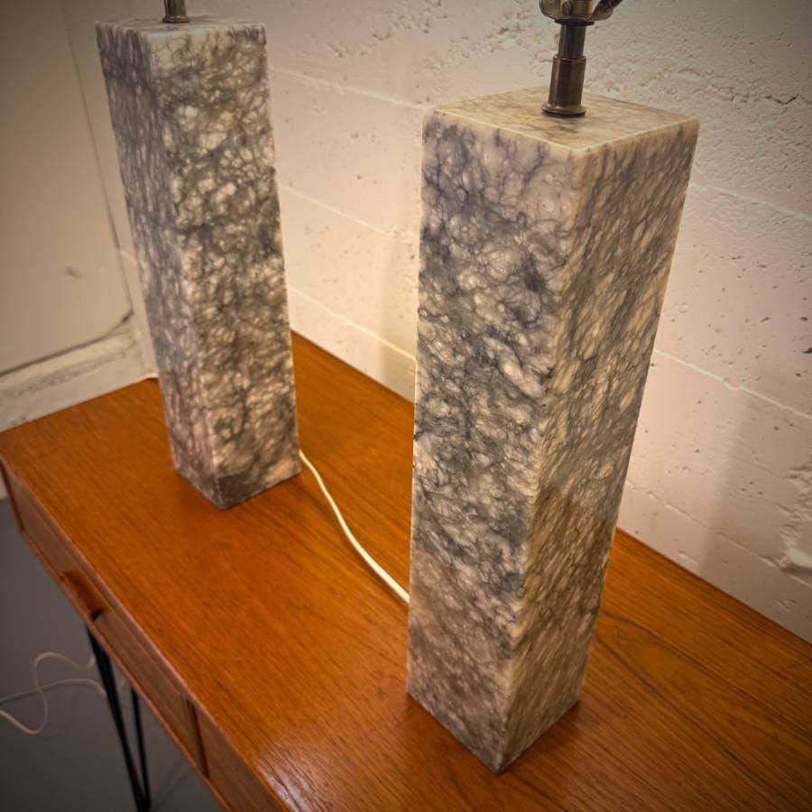 Rare pare of 1950s Italian marble table lamps with original shades — photograph 7 of 10