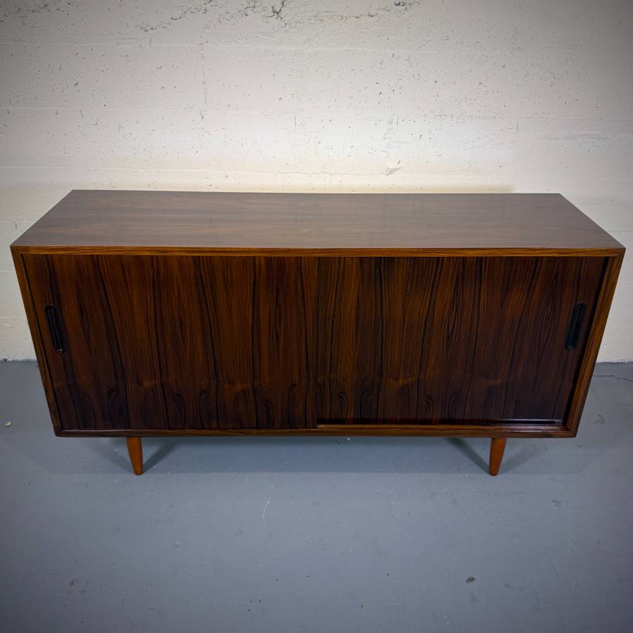 Beautiful poul hundevad danish modern rosewood credenza — photograph 4 of 7