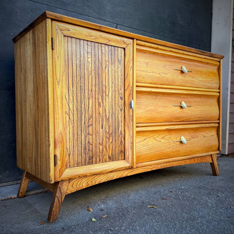 Mid century modern solid pecan credenza — photograph 3 of 8