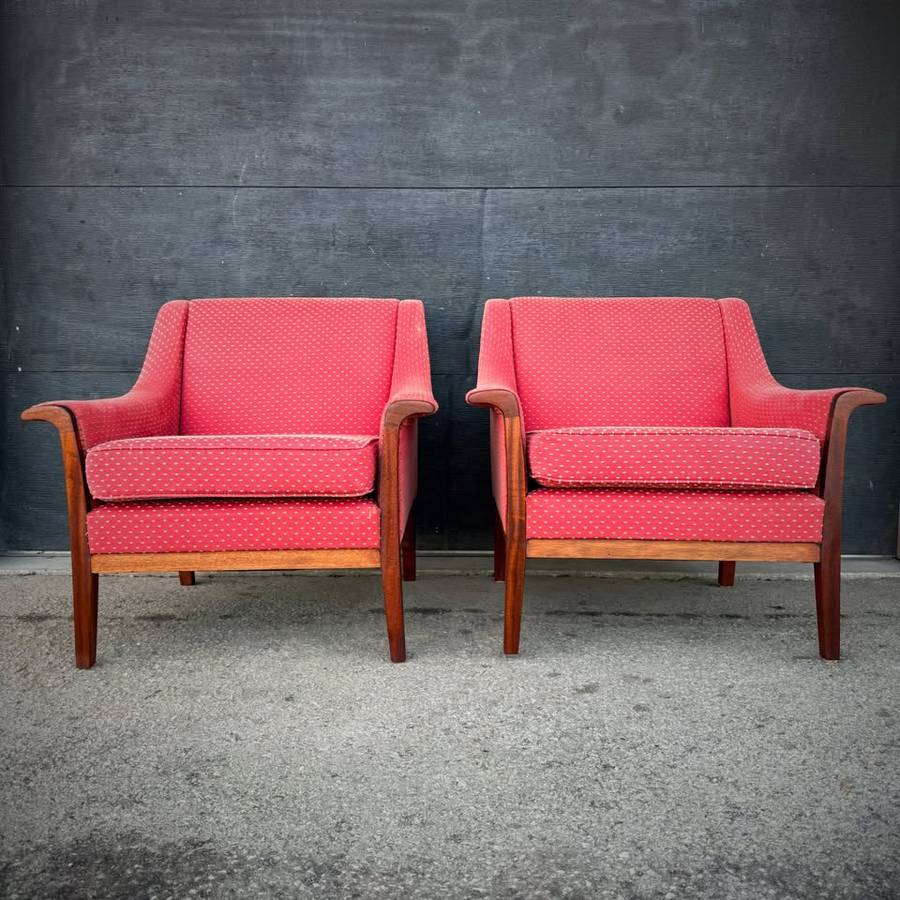 Pair of Scandinavian teak lounge chairs — photograph 2 of 9
