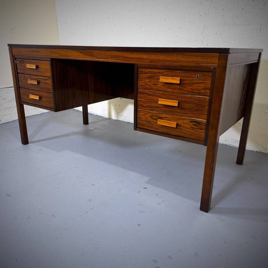 Stunning vintage mcm Scandinavian rosewood desk — photograph 3 of 7