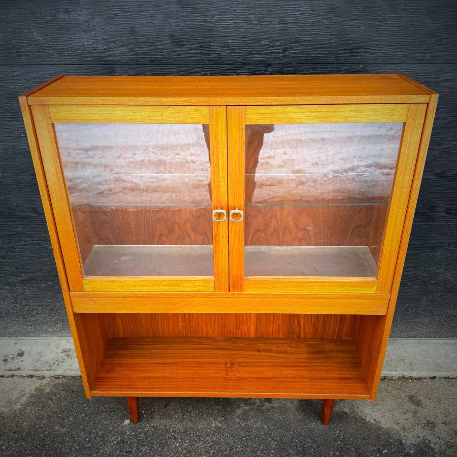 Mid century modern teak and glass shelving unit — photograph 4 of 6