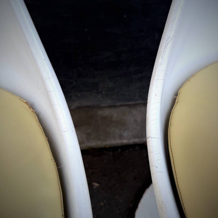 1960s Mcm Eero Saarinen style dining chairs — photograph 8 of 13