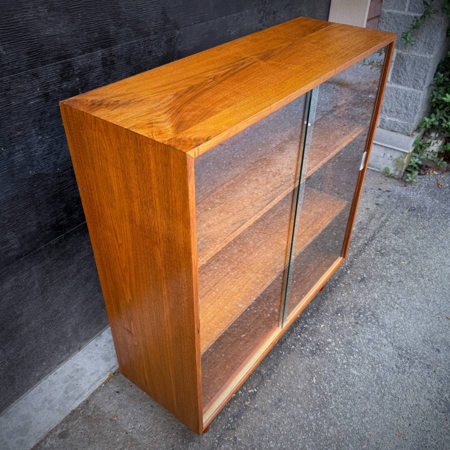 Mid century modern walnut and glass shelving unit — photograph 5 of 6