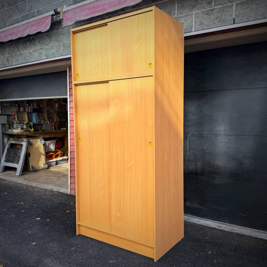 Danish modern vintage mcm oak wardrobe — photograph 3 of 10