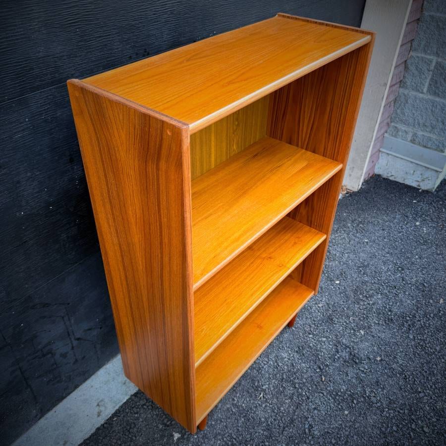 Mid century modern danish teak LP shelf — photograph 5 of 5