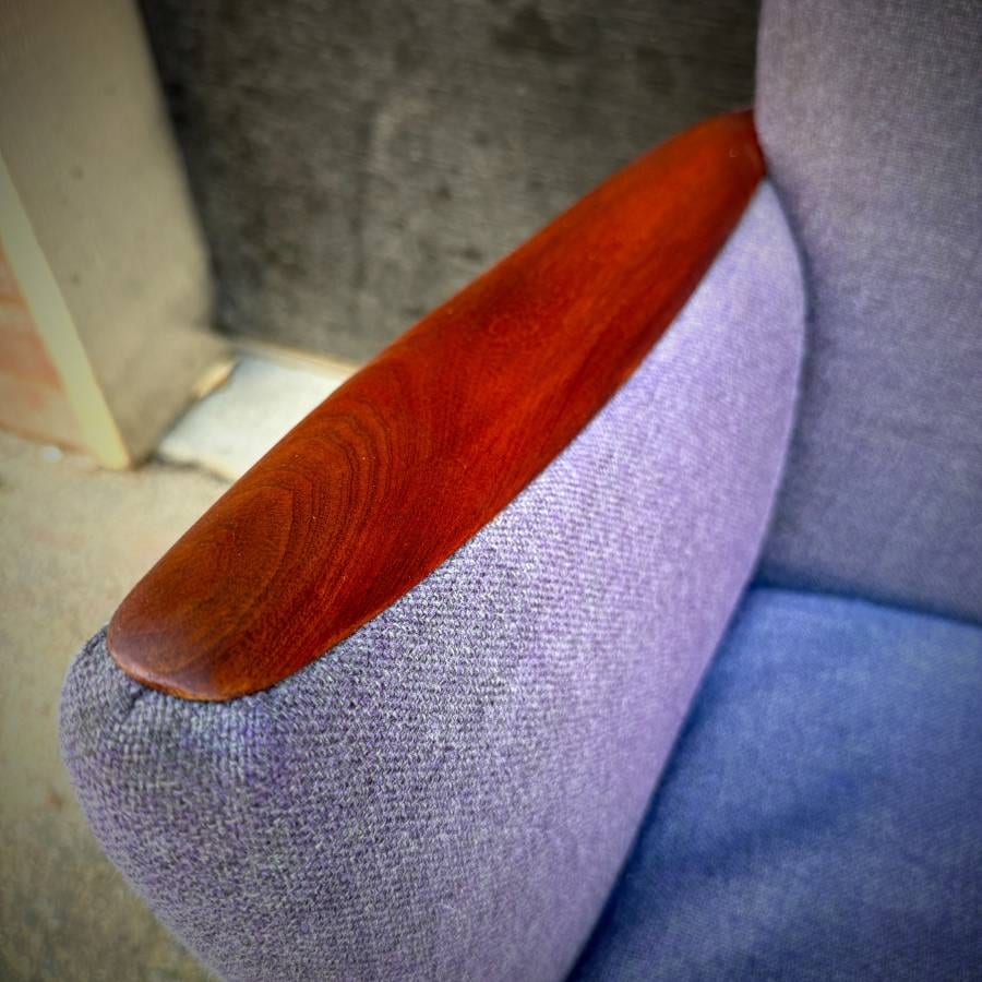 Beautiful compact danish modern couch with teak accents — photograph 7 of 8