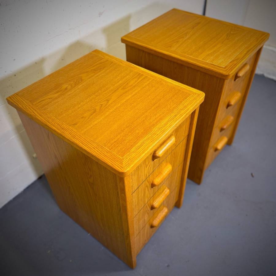 Pair of vintage mcm oak compact dressers bedside tables — photograph 7 of 7