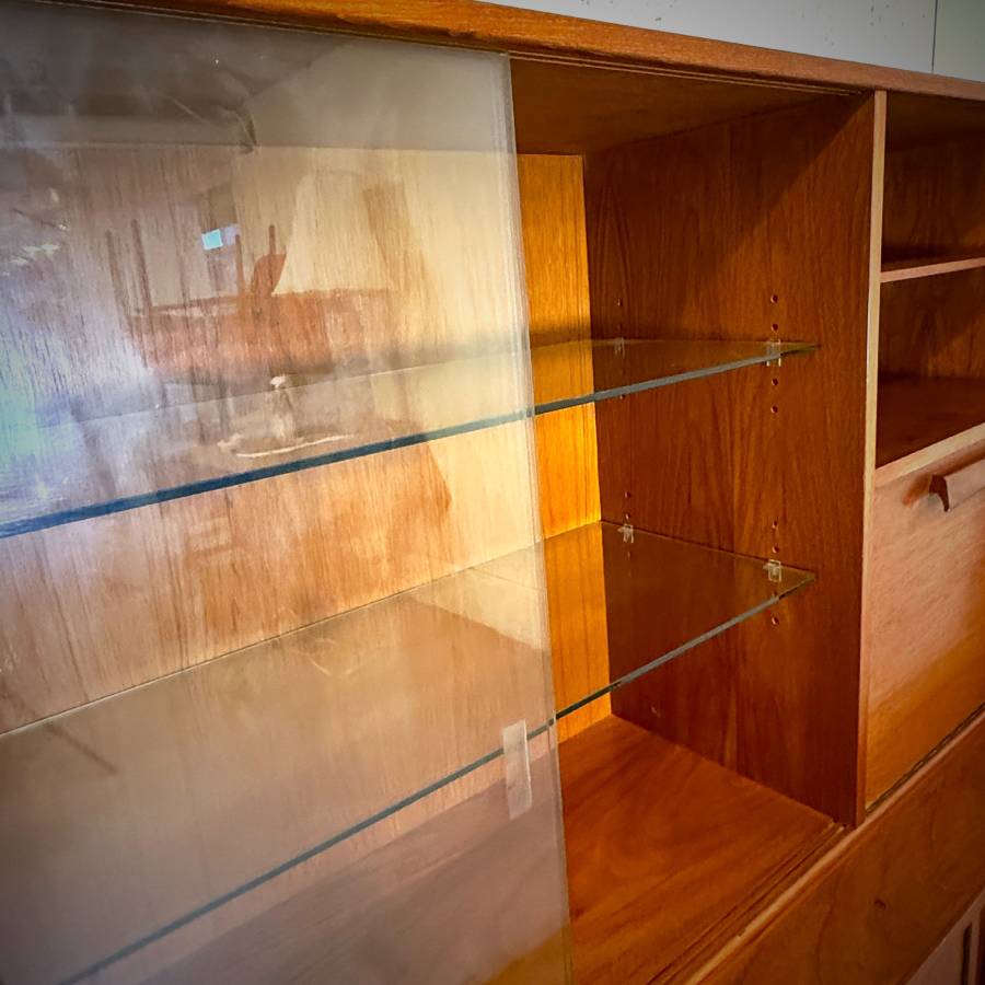 Stunning mid century modern teak hutch credenza — photograph 7 of 10
