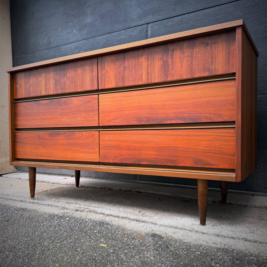 Beautiful refinished mcm walnut 6 drawer dresser — photograph 3 of 6
