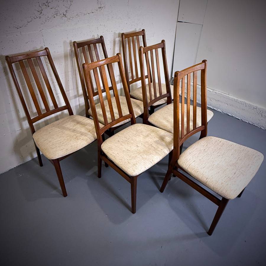 Set of 6 mid century modern rosewood dining chairs — photograph 3 of 8